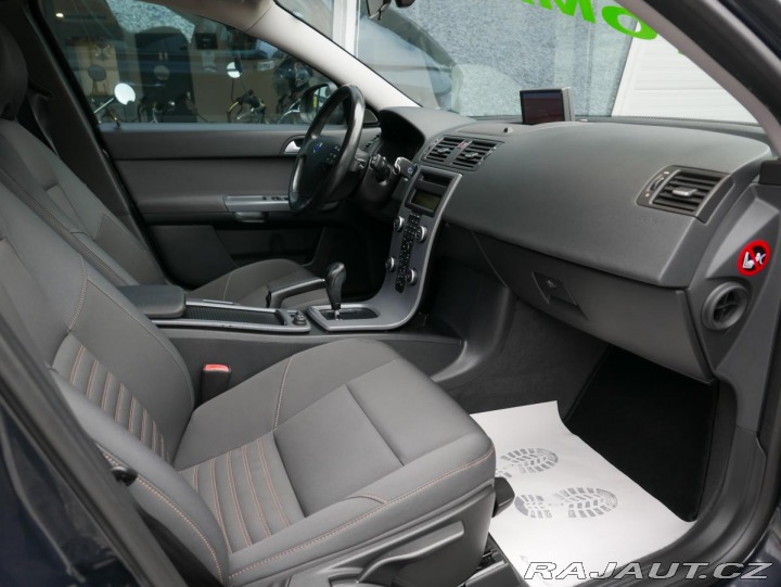 Volvo V50 2,0 Diesel 100kW Navi Aut 2010
