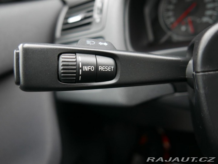 Volvo V50 2,0 Diesel 100kW Navi Aut 2010