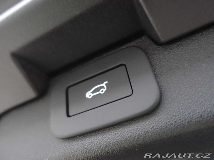 Land Rover Discovery 5 3,0 Dynamic SE D250 2024