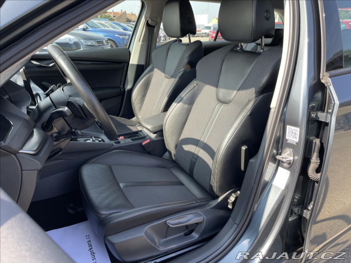 Škoda Octavia 2.0 TDi DSG Navi*Polokůže 2022