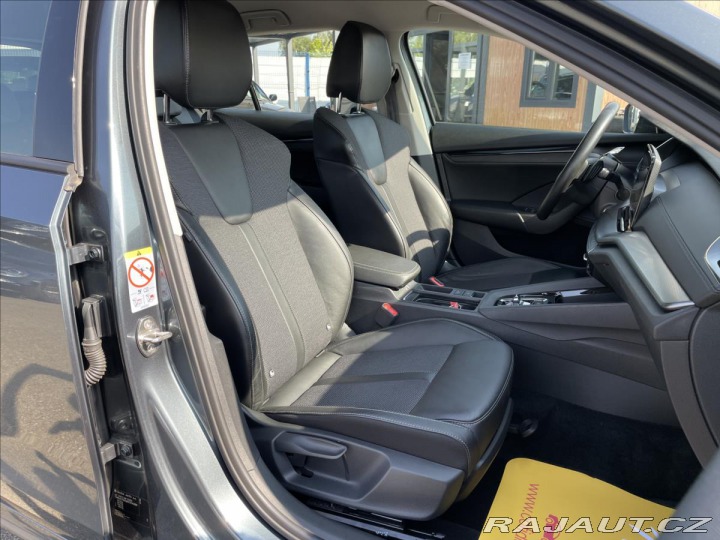 Škoda Octavia 2.0 TDi DSG Navi*Polokůže 2022
