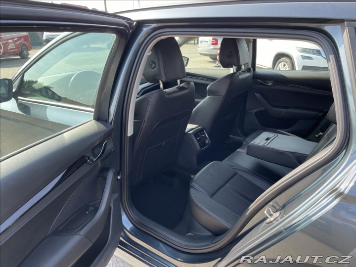 Škoda Octavia 2.0 TDi DSG Navi*Polokůže 2022