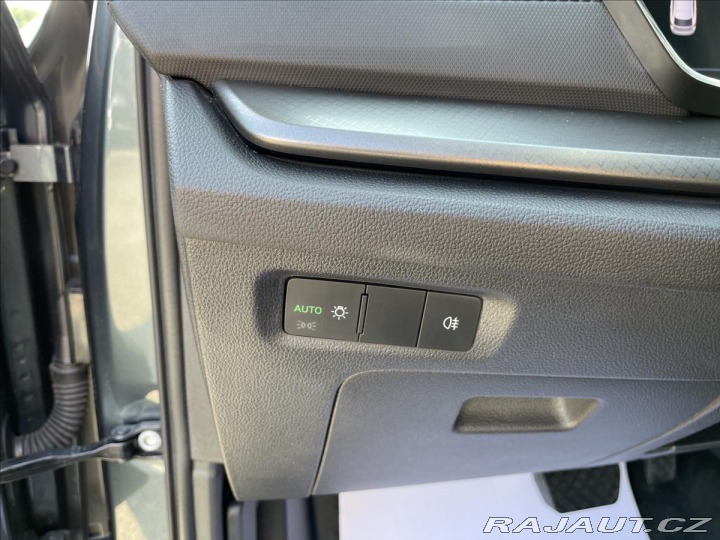 Škoda Octavia 2.0 TDi DSG Navi*Polokůže 2022