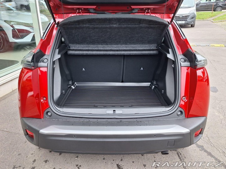 Peugeot 2008 ALLURE 1.2 PT 100K MAN6 2025