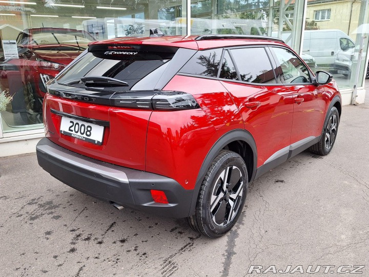 Peugeot 2008 ALLURE 1.2 PT 100K MAN6 2025