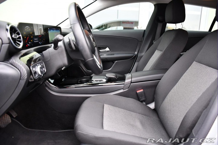 Mercedes-Benz CLA 200d 2022