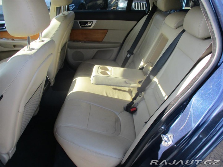 Jaguar XF 2,2 d Sportbrake 147kw be 2013