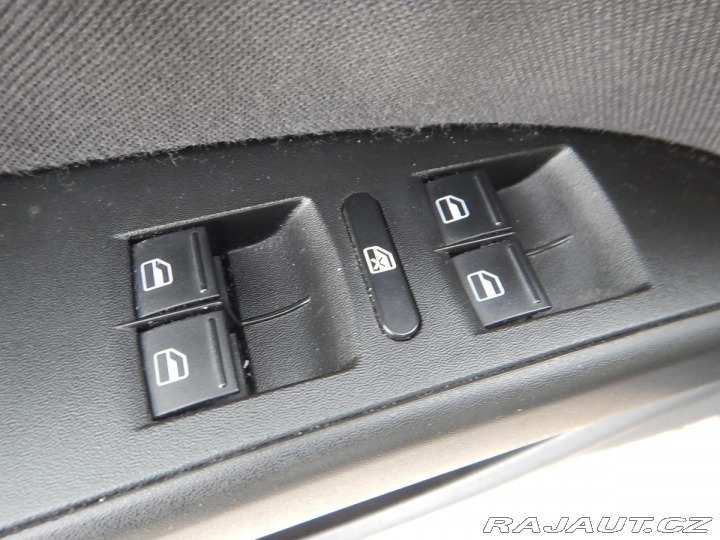 Seat Leon 2.0 TDI, ČR, DIGIKLIMA 2007