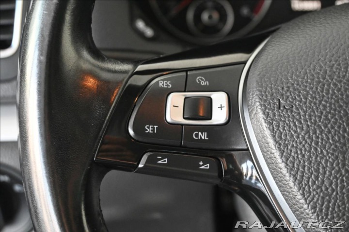 Volkswagen Sharan 2,0 TDI 110 kW 7/Míst Zár 2016