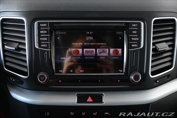Volkswagen Sharan 2,0 TDI 110 kW 7/Míst Zár 2016