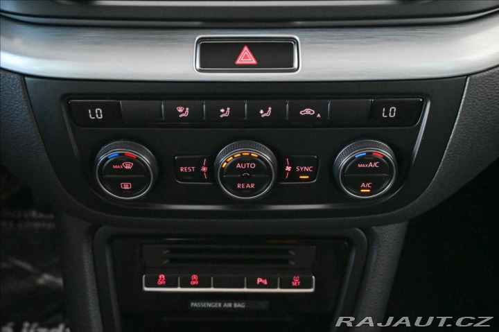 Volkswagen Sharan 2,0 TDI 110 kW 7/Míst Zár 2016