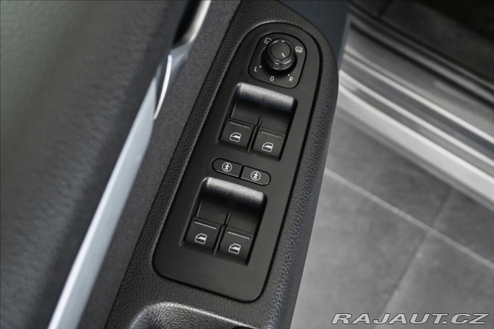 Volkswagen Sharan 2,0 TDI 110 kW 7/Míst Zár 2016
