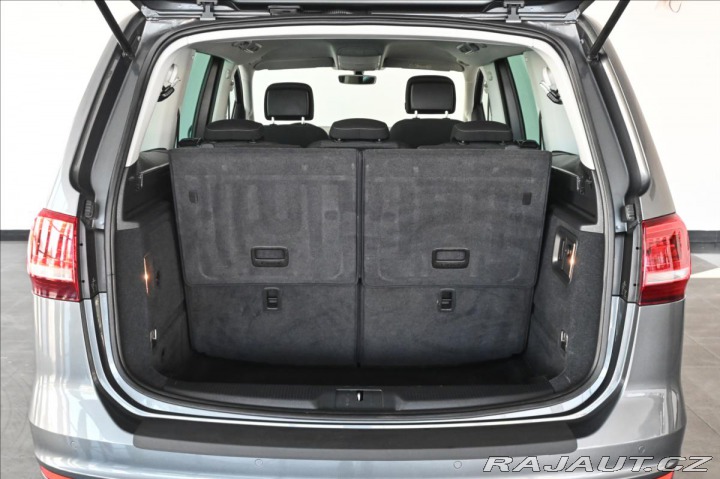 Volkswagen Sharan 2,0 TDI 110 kW 7/Míst Zár 2016