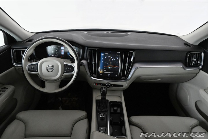 Volvo V60 2,0 D4 140 kW AT/8 MOMENT 2018