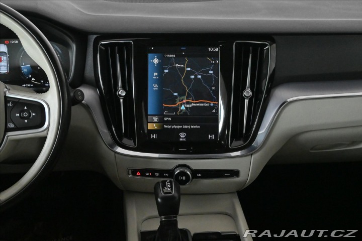 Volvo V60 2,0 D4 140 kW AT/8 MOMENT 2018