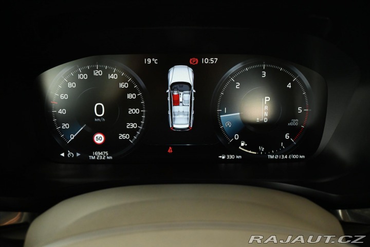 Volvo V60 2,0 D4 140 kW AT/8 MOMENT 2018