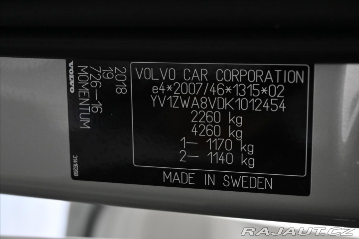 Volvo V60 2,0 D4 140 kW AT/8 MOMENT 2018
