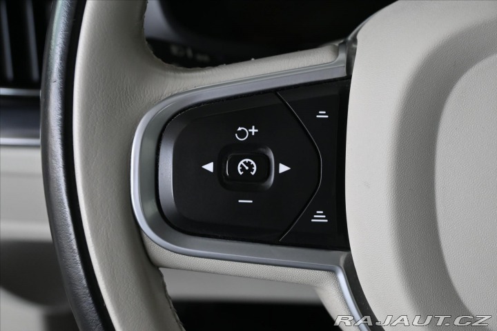 Volvo V60 2,0 D4 140 kW AT/8 MOMENT 2018
