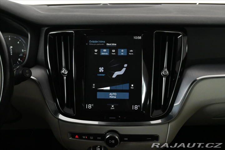 Volvo V60 2,0 D4 140 kW AT/8 MOMENT 2018