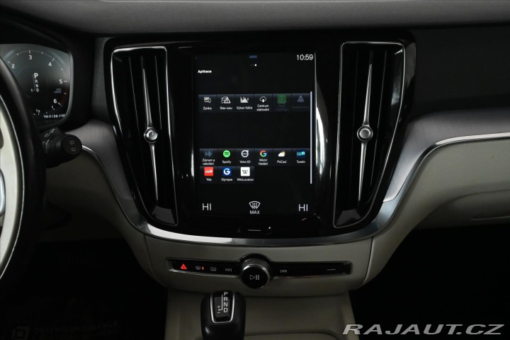 Volvo V60 2,0 D4 140 kW AT/8 MOMENT 2018