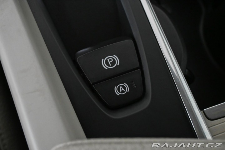 Volvo V60 2,0 D4 140 kW AT/8 MOMENT 2018