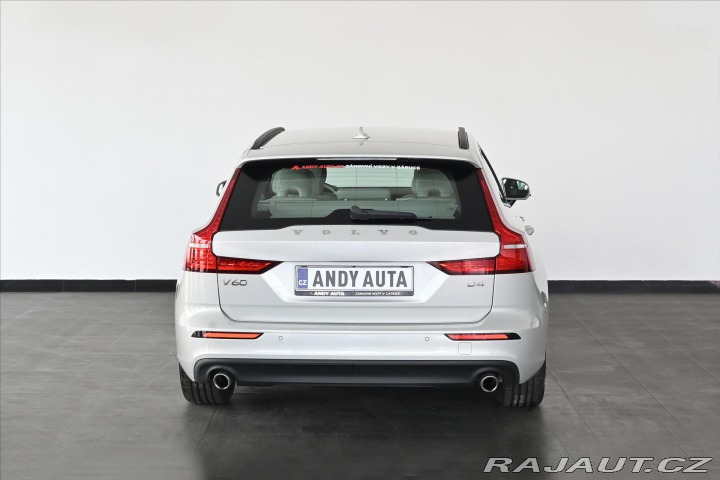 Volvo V60 2,0 D4 140 kW AT/8 MOMENT 2018