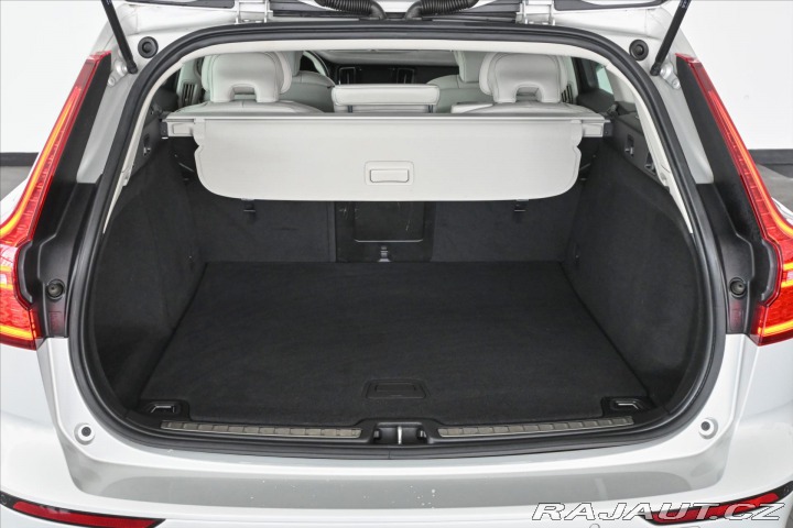Volvo V60 2,0 D4 140 kW AT/8 MOMENT 2018