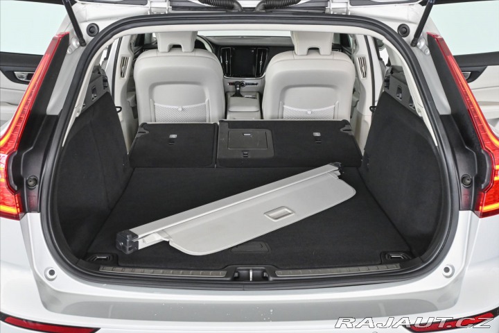 Volvo V60 2,0 D4 140 kW AT/8 MOMENT 2018