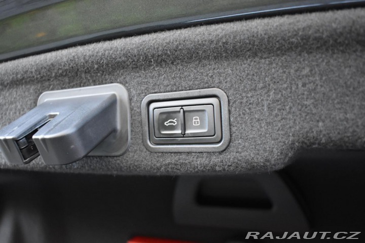 Audi A8 L V8 TDI EXCLUSIVE*MAX VÝ 2015
