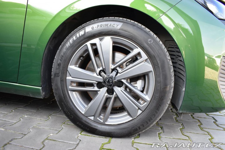 Peugeot 308 1.5 BlueHDi 2xPNEU*DPH*ČR 2022