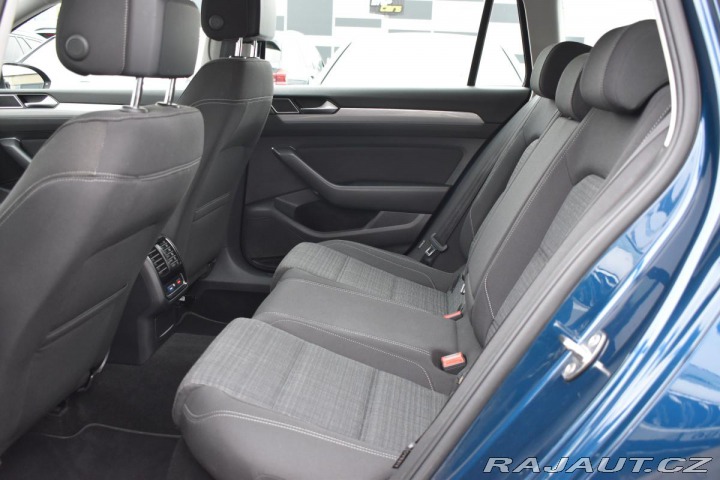 Volkswagen Passat 2.0 TDI BUSINESS*TAŽNÉ*ČR 2020