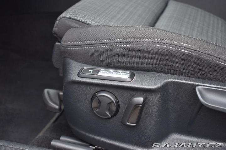 Volkswagen Passat 2.0 TDI BUSINESS*TAŽNÉ*ČR 2020