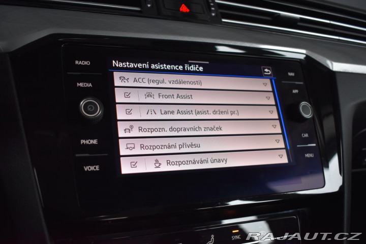 Volkswagen Passat 2.0 TDI BUSINESS*TAŽNÉ*ČR 2020