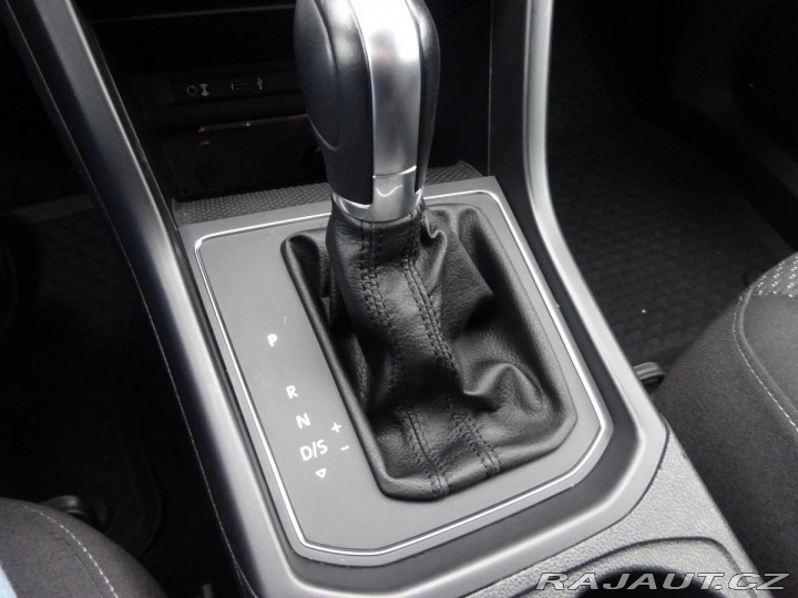 Volkswagen Touran 2.0TDI 110kW DSG 2016