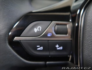 Peugeot 2008 1,2 i ALLURE  PureTech 10 2021