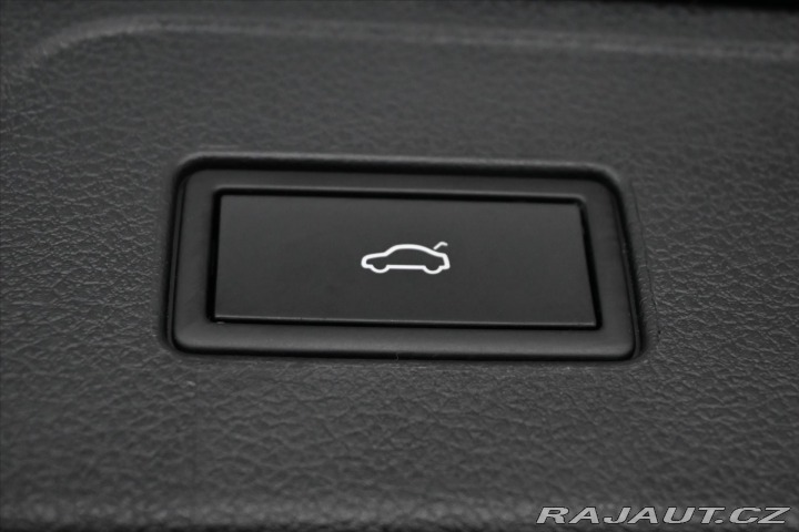 Volkswagen Passat 2,0 TDi 110kW DSG Eleganc 2024