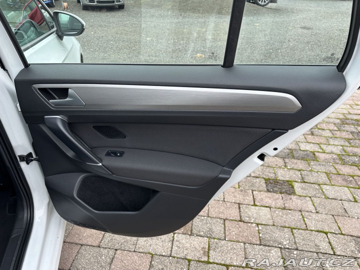 Volkswagen Golf Sportsvan 1,6TDI 81kW 1.MAJITEL SER 2015
