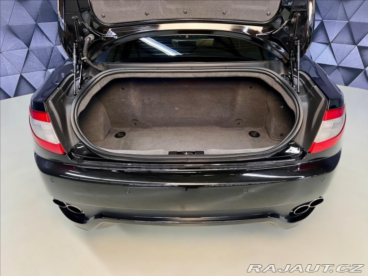 Maserati Granturismo V8 PINIFARINA, BI-XENON, 2008