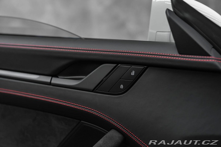 Porsche 911 992 DAKAR 1800