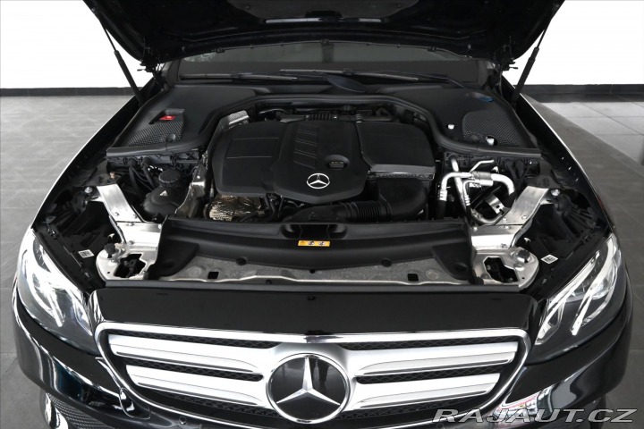 Mercedes-Benz E 2,0 220d 9G-TRONIC Záruka 2017