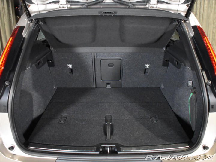Volvo XC40 2,0 B4 Ult panorama,bezkl 2023