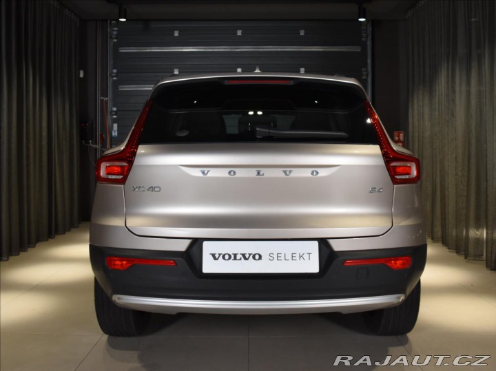 Volvo XC40 2,0 B4 Ult panorama,bezkl 2023