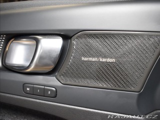 Volvo XC40 2,0 B4 Ult panorama,bezkl 2023