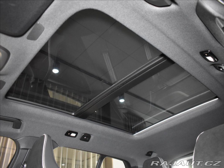 Volvo XC40 2,0 B4 ULT Panorama,Bezkl 2023