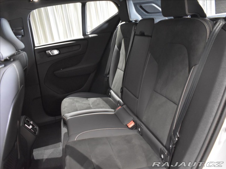 Volvo XC40 2,0 B4 ULT Panorama,Bezkl 2023