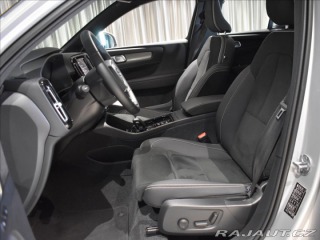 Volvo XC40 2,0 B4 ULT Panorama,Bezkl 2023