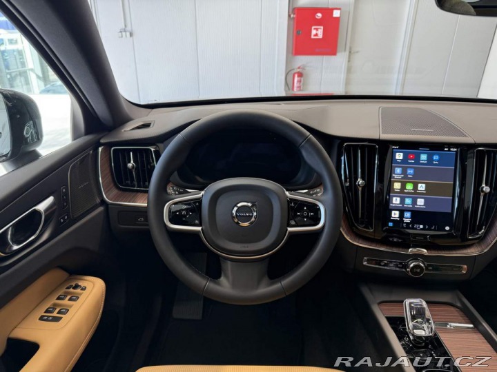 Volvo XC60 T8 AWD ULTRA Dark 2025 2025