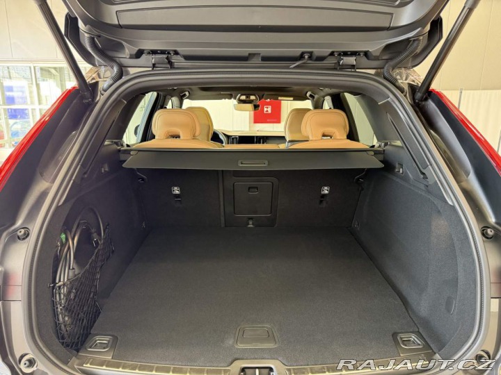 Volvo XC60 T8 AWD  ULTRA Dark 2025 2025