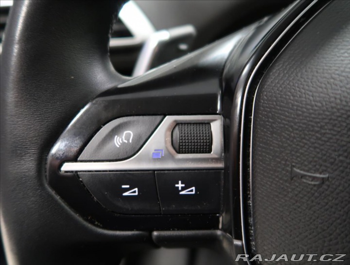 Peugeot 3008 1,2 i ALLURE PACK AUT 13 2022