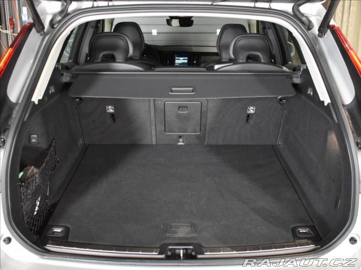 Volvo XC60 2,0 B4 AWD Core BLIS,Bezk 2022